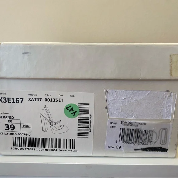 Emporio Armani 39 Bright Red Sexy Classic Rate Patent Leather Slingback Pumps!